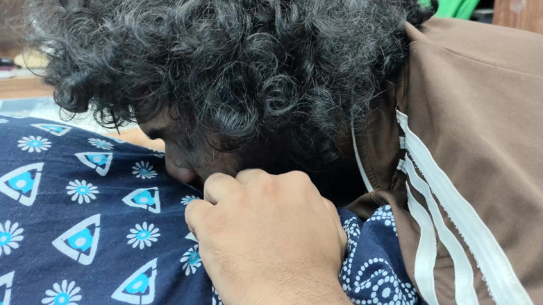 Vaigavarun45: Ciuman pepek dengan kaki menjilat percintaan oleh pasangan desi