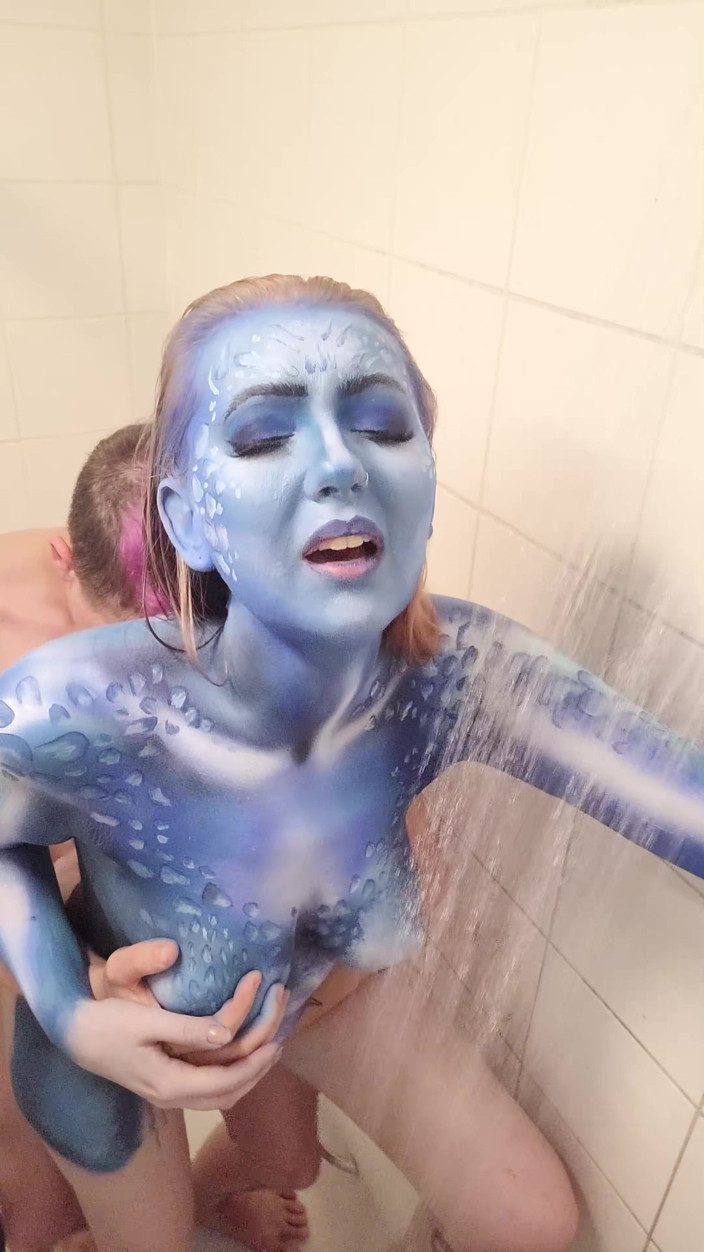 Em Yang: X-men mystique Body पेंट शॉवर हटाना और चुदाई
