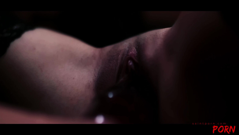 SaintPorn: Tiffany Kingston uwielbia wibratory i kutasy