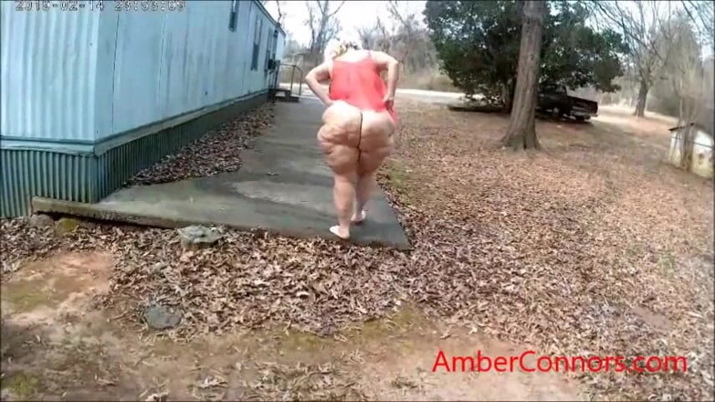 Amber Connors: Amber's pee
