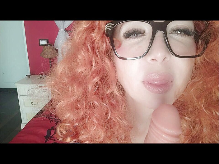 savannahamatoriale: Nerd pelirroja caliente ama anal
