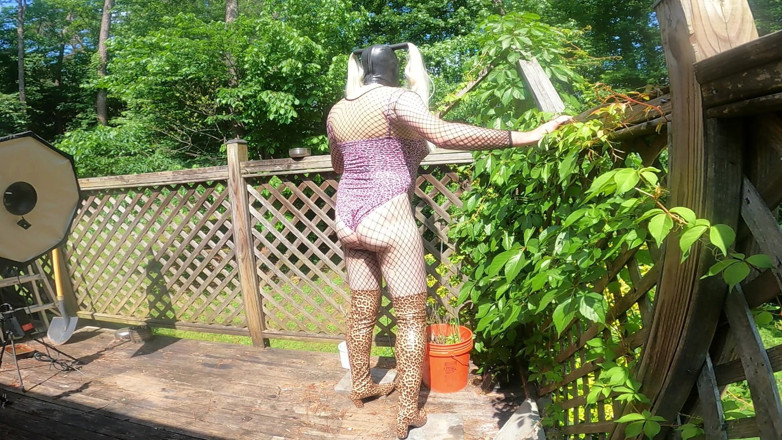 Jon Screcrow: Jon Scarecrow, faux seins gigantesques, bts, séance photo jackoff, éjaculation, finition