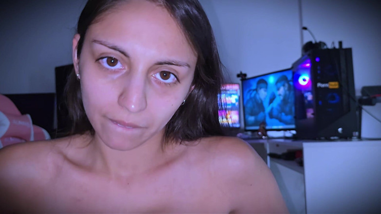 LoverDevilx: 私はルームメイトにしっかりとフェラチオと手コキをしてあげます