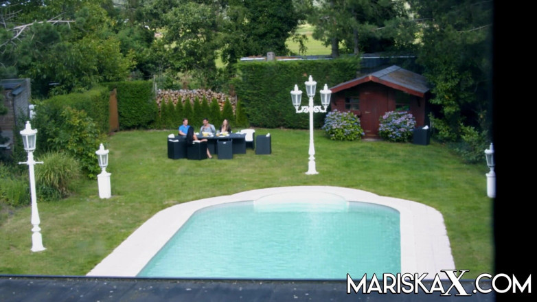 Mariska x: MARISKAX quartetto cattivo con Nelly e Tanya