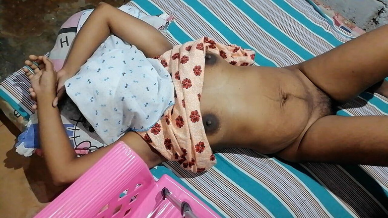 Sweety In Bed: Schönes indisches desi-mädchen nass und enge muschi, erstaunlicher fick, heißer...