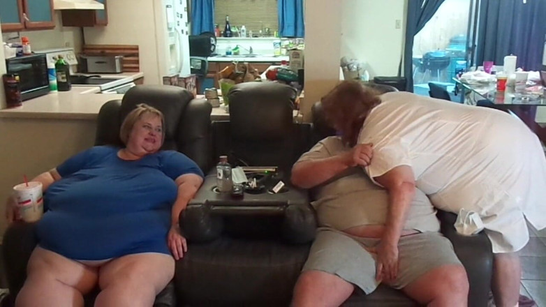 BBW nurse Vicki adventures with friends: Медсестра Вікі проводить перевірку свого пацієнта з сексуальною винагородою для них обох, частина 2