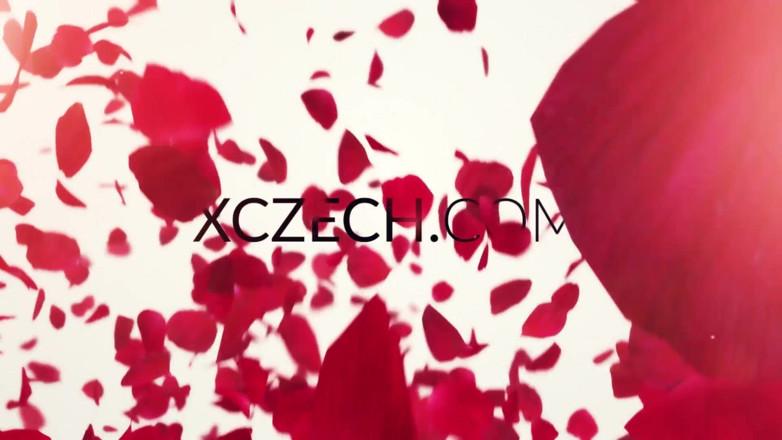 XCZECH: Nacht striptease und muschi zeigen