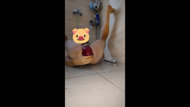 Maganafolgas: Quần lót đen và sa hở