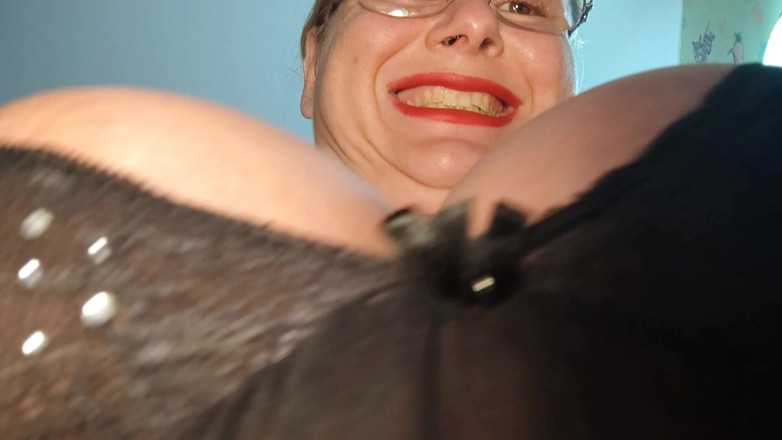 Putarankahotmilf: Escote fetiche