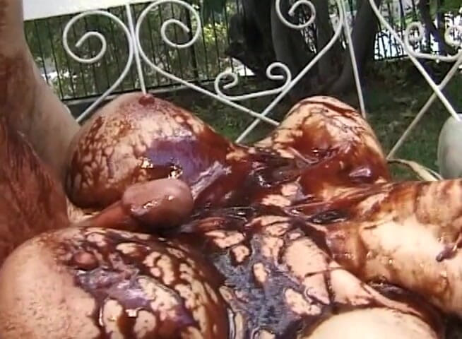 MILF my Cock: Блондинка мамка любить намазати їй шоколад