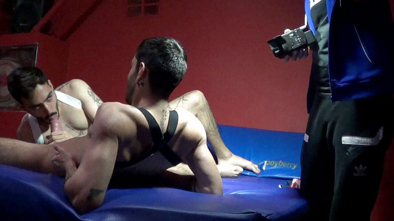 BAREBACK PORN SPY CAM: アマチュアカムとダグラス積生生によってアレクシス