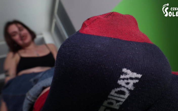 Czech Soles - foot fetish content: Dominazione dell'odore del piede con i suoi calzini da palestra