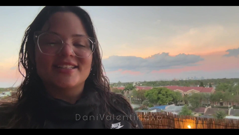 Dani Valentina: Доброго ранку, цицьки