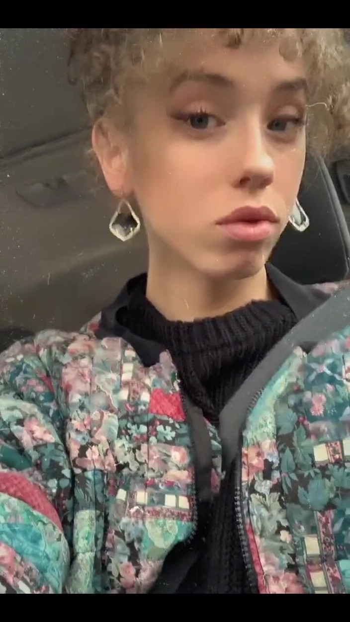 Tia Tizzianni Productions: Geschäftslässige lily demure
