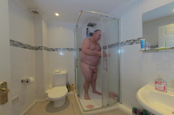 Solo Male VR180 Billy the Bear: Vr180 Disabun Di Bilik Mandi