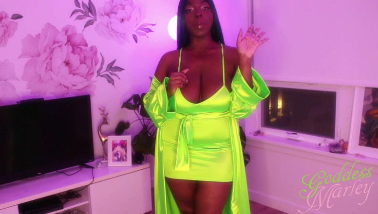 Goddess Marley: Green mě zapne