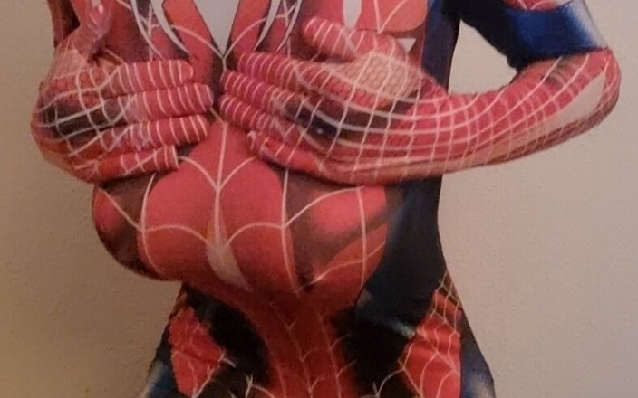 Devoterdwt: Țâțe cu Cupa G Spider Tranny 1