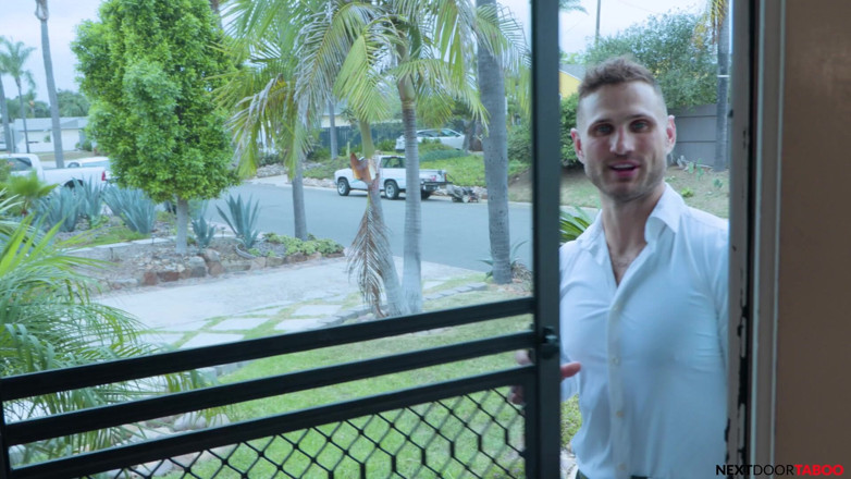 Next Door Studios: Nextdoortaboo Stepbro's Help: It's Too Big