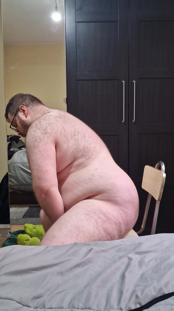 KurisuRedPanda: Mijn dikke kont berijden op mijn dildo