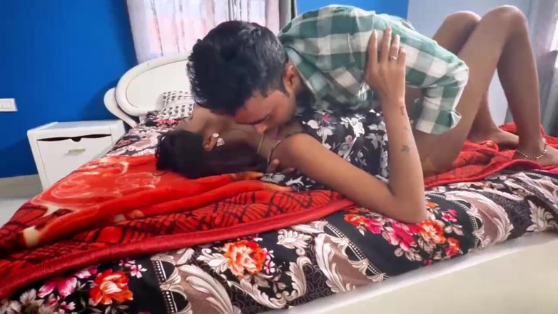 XMidnightmasala: भारतीय सौतेला भाई सौतेली बहन के साथ चुदाई कर रहा है