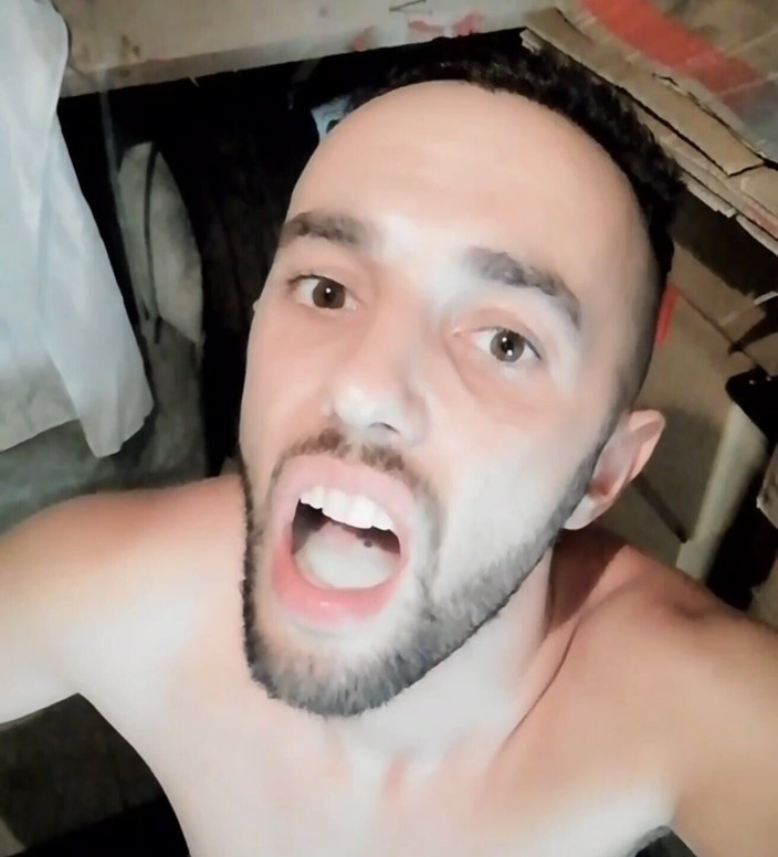 Clarabitch: Compilation - une fille de 20 ans avale beaucoup de sperme
