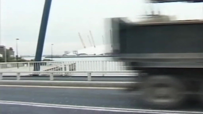 British Blue Movies: Big Omar's British Adventures: Big Montok dan Bisa Dimakan 2002