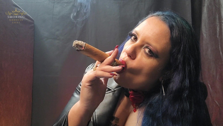 Lilli Cukierek Cox: Fumând un trabuc Don Pancho