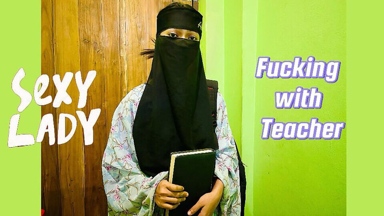 Riya Chowdhury: Učitel ošukal svou sexy studentku a užil si romantický čas