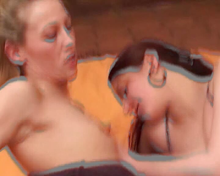 Deutsche Camgirls: Дві чудові німецькі красуні грають з огірком