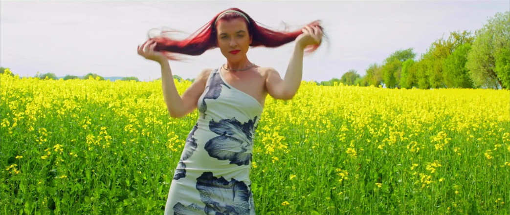 Rebeccaxhot: Kebangkitan Fühling