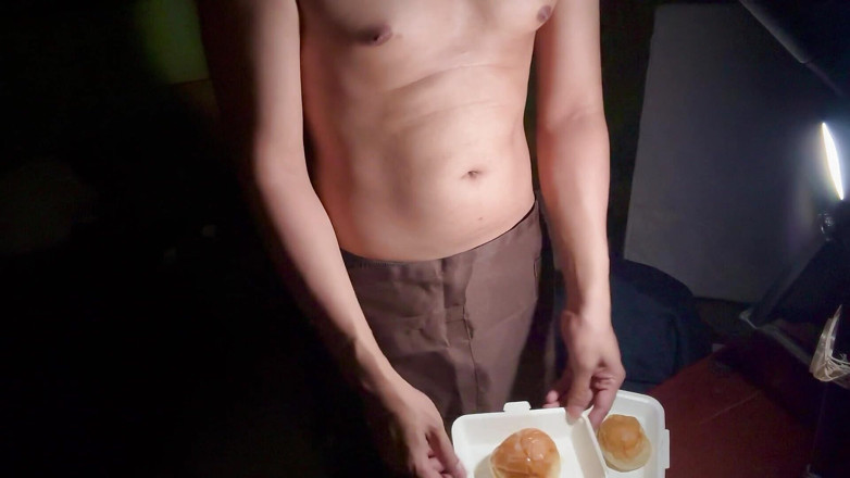 SinglePlayerBKK: Un boulanger trait une bite