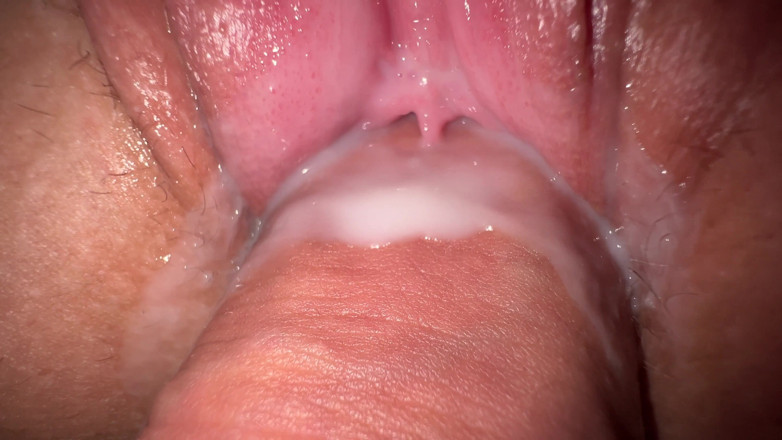 Mia Foster: J'ai baisé ma demi-sœur excitée, chatte étroite et crémeuse et éjaculation en...