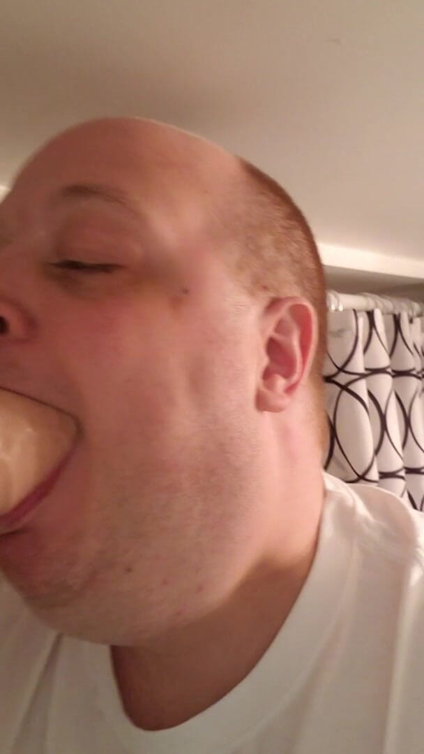 Charlieboy69: Спробуйте глибокий заглот для 14-дюймового ділдо