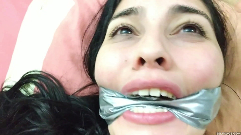 Selfgags Latina Bondage: Aplikasi Perhambaan Ajaib