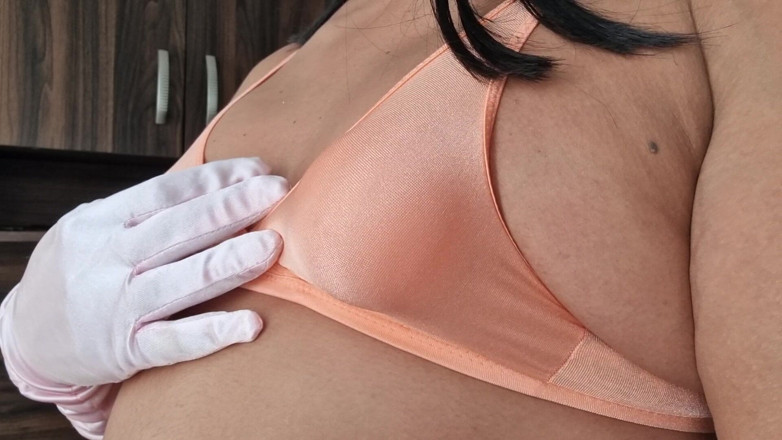 Only bras: Mój mały biustonosz treningowy bez miseczek i wkładki