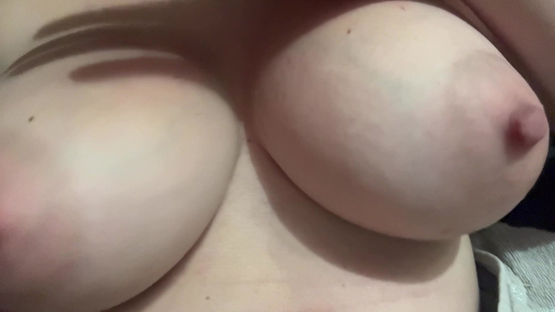 Artemisia Love: Artemisia ama far rimbalzare le sue tette succose per te