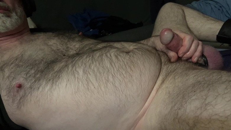 hairyverscgn: Branlette poilue, éjaculation