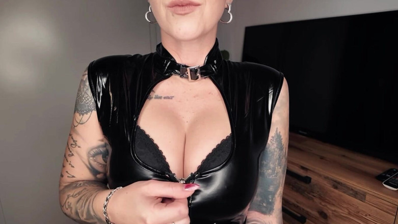 Nina Devil: Готова до гріховно гарячої пригоди?