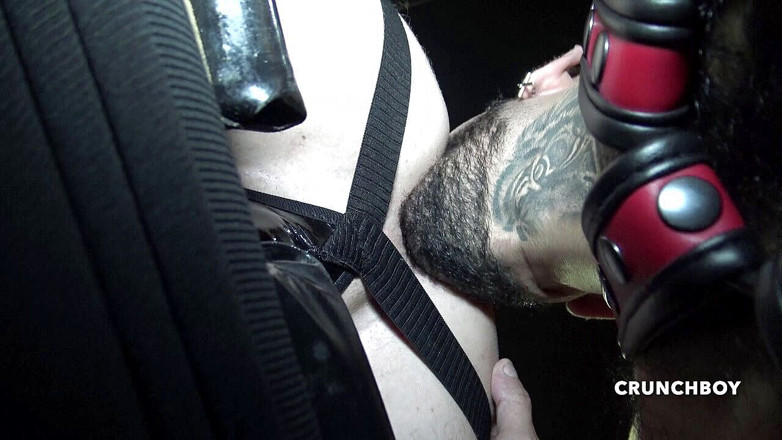 Bareback sex in fetish outfits attack: Pantat bahenol alexis atlante dientot habis-habisan sama kalil