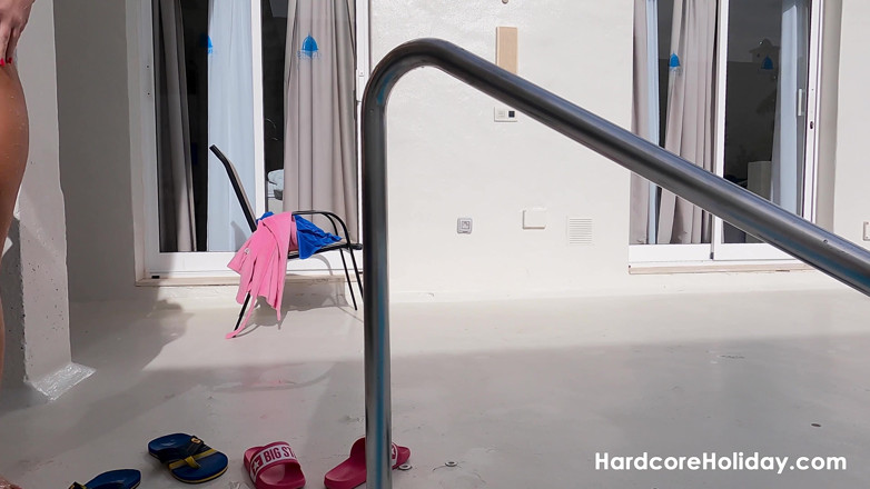 Hardcore Holiday: Сперма на ноги Ловіта Фате