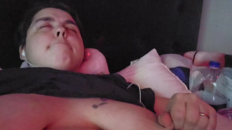 Dark_Leprechaun4_gir: Slapping my leg