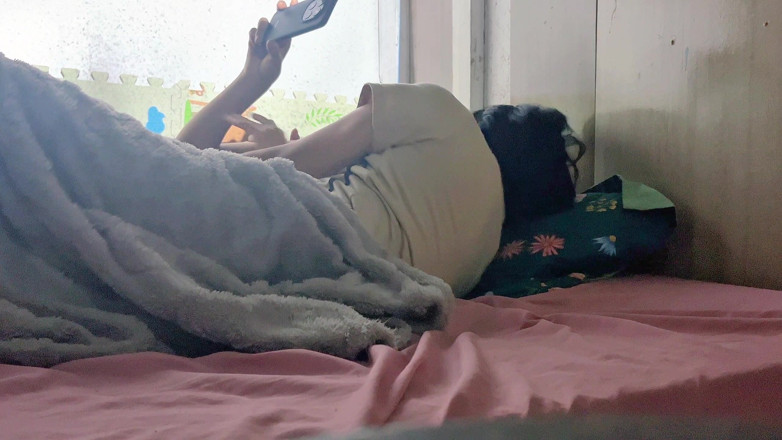 Scarlet at Home: Die Filmnacht wird zu einer nacht mit leidenschaftlichem sex