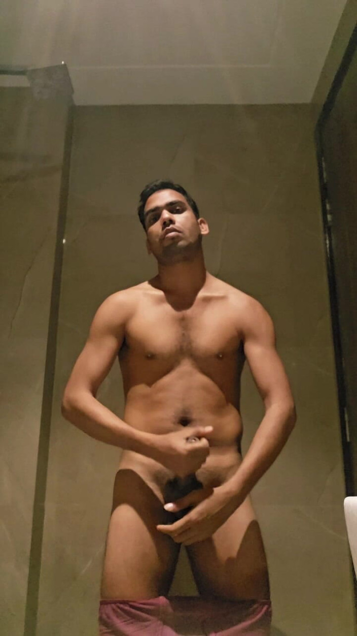 Desicoupleind: Indian Sexy Boy Masterbate