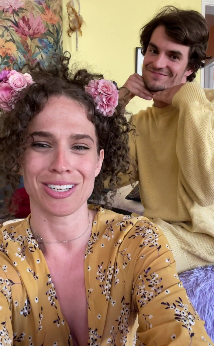 VibeWithMommy: Entrevisto a Cody y le pregunto cómo es salir conmigo!...