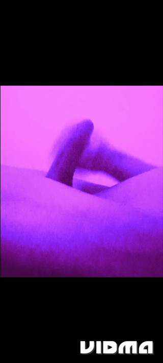 Laratransexualbarcel: Masturbation avec du lait
