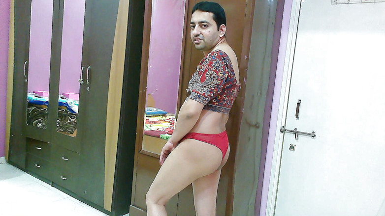 Cute & Nude Crossdresser: Người mặc đồ xuyên thấu gợi cảm femboy sweet lollipop trong áo...