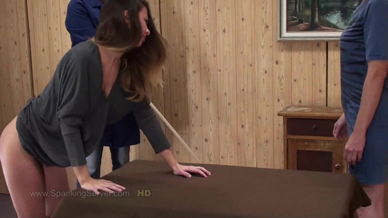 Spanking Server: Tyron straffar lektion