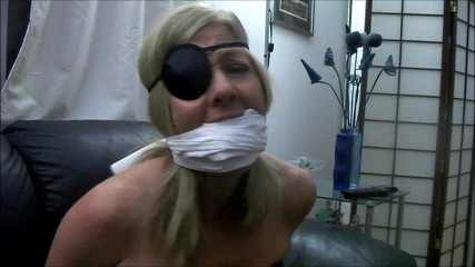 Selfgags classic: La dominatrice legata!