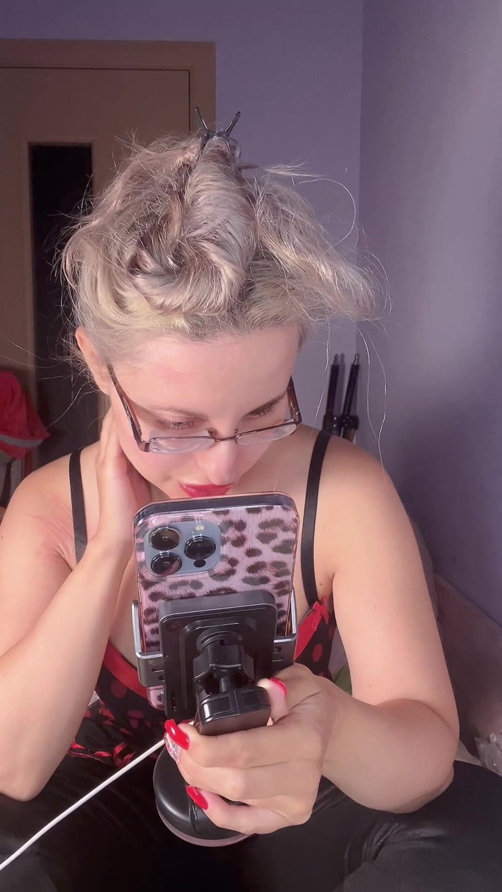 FinDom Goaldigger: Tu ne peux pas t’empêcher de penser à Findom Goaldigger