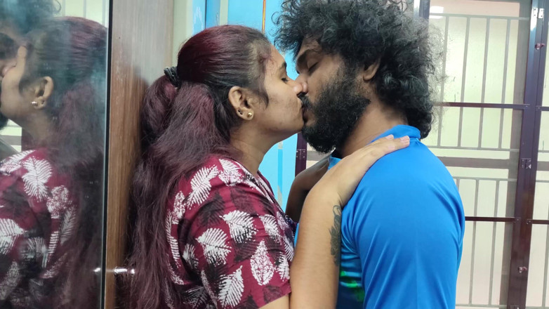 Vaigavarun45: Lippensperre und zungenkuss